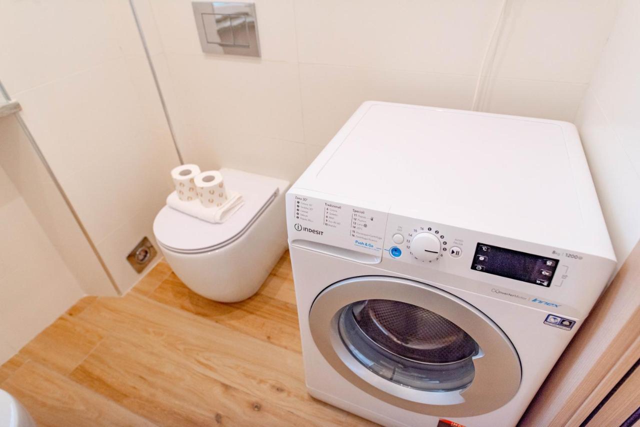 Apartment White - Metro Massaua Turin
