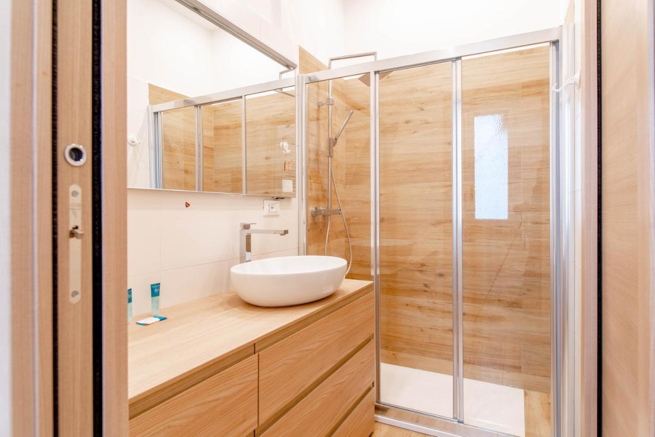 Apartment White - Metro Massaua Turin